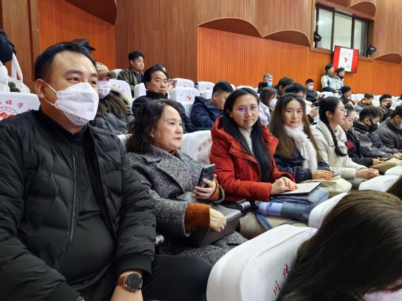 参加教育家精神巡回宣讲.2