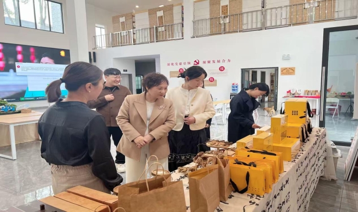 数字人文学院直属党支部开展 “传承千年文脉赓续红色基因”主题党日活动